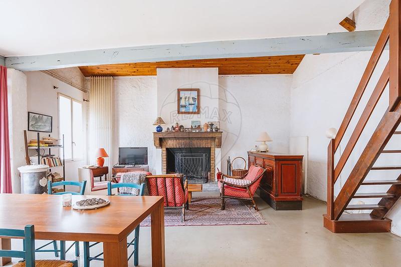 Propriété - 218 m² - 8 pièces