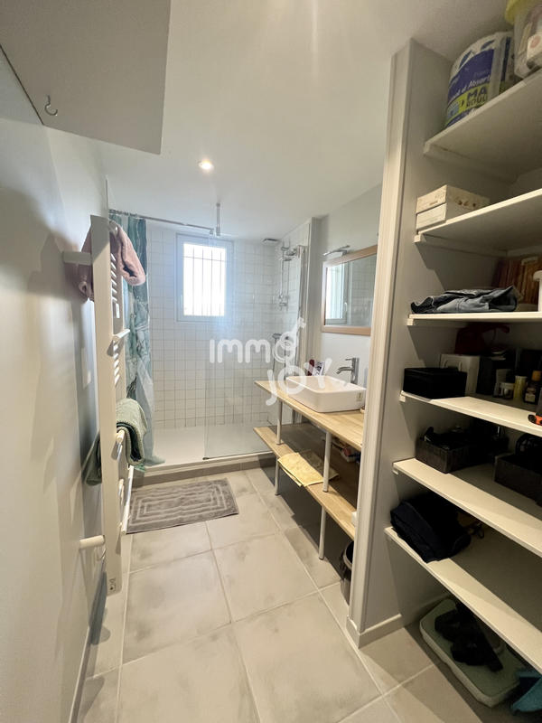 Propriété - 240 m² - 7 pièces