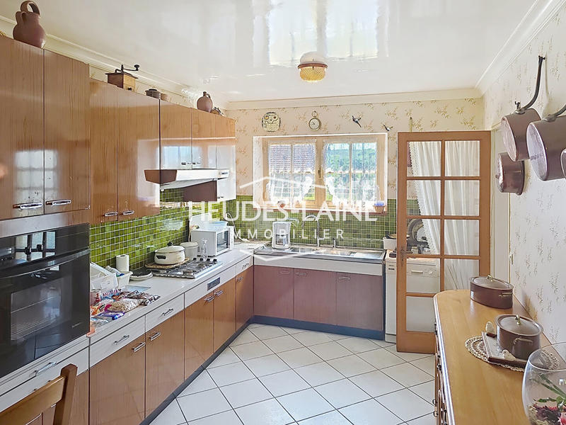 Maison - 310 m² - 11 pièces