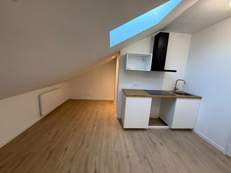 Studio - 11 m² - 1 pièce