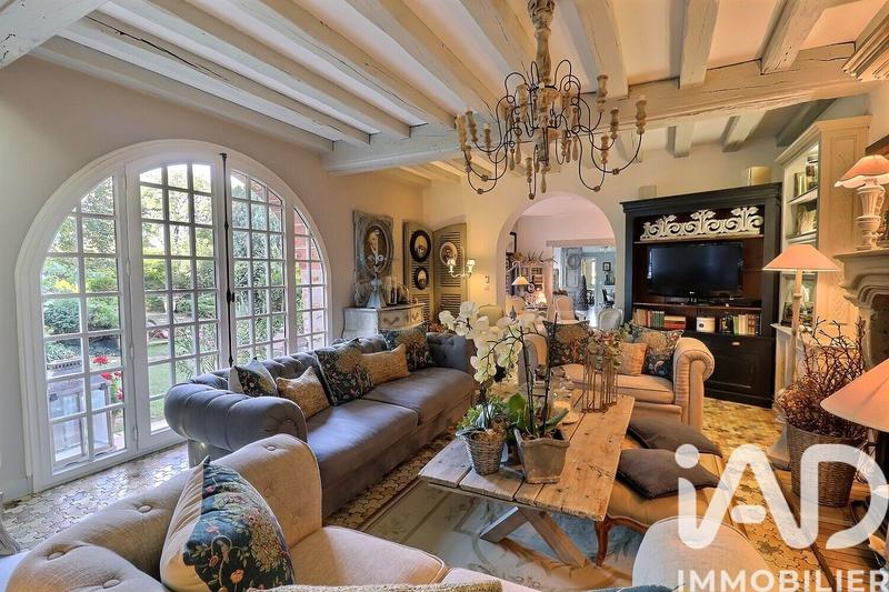 Maison - 460 m² - 19 pièces