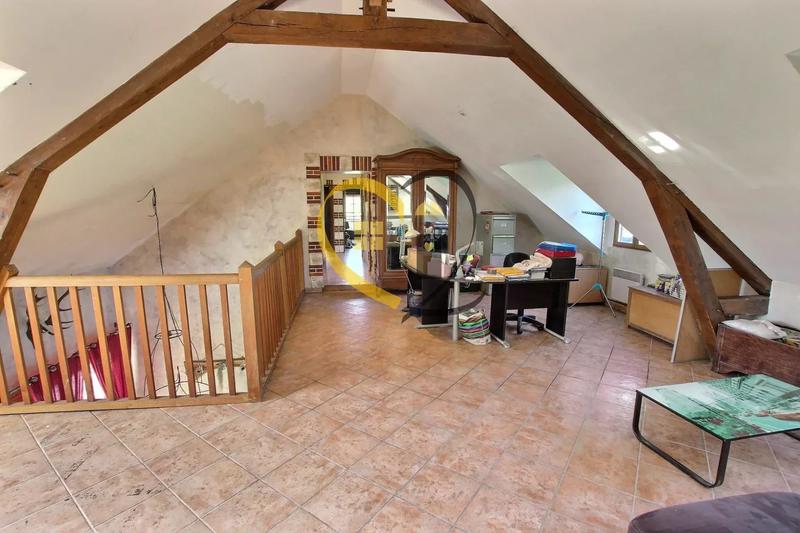 Propriété - 365 m² - 12 pièces
