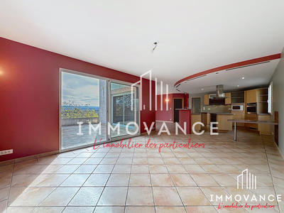 Maison traditionnelle - 152 m² - 5 pièces