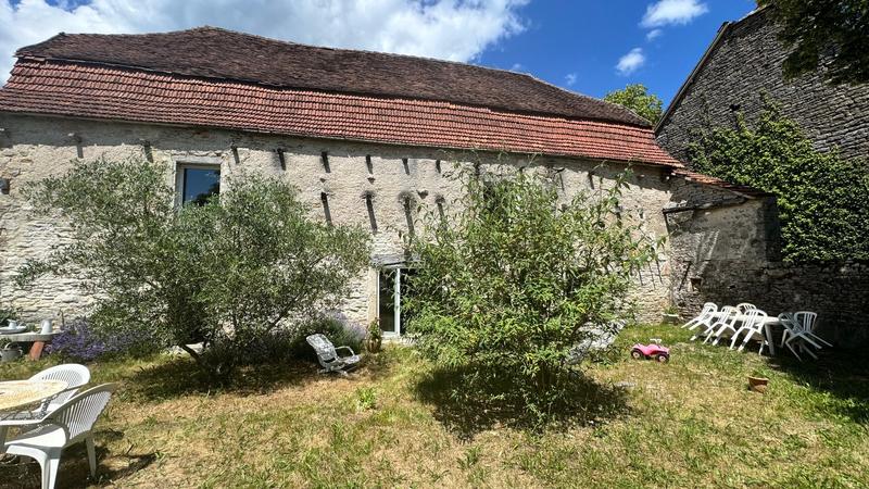 Maison - 300 m² - 7 pièces