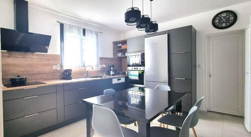 Maison - 110 m² - 4 pièces