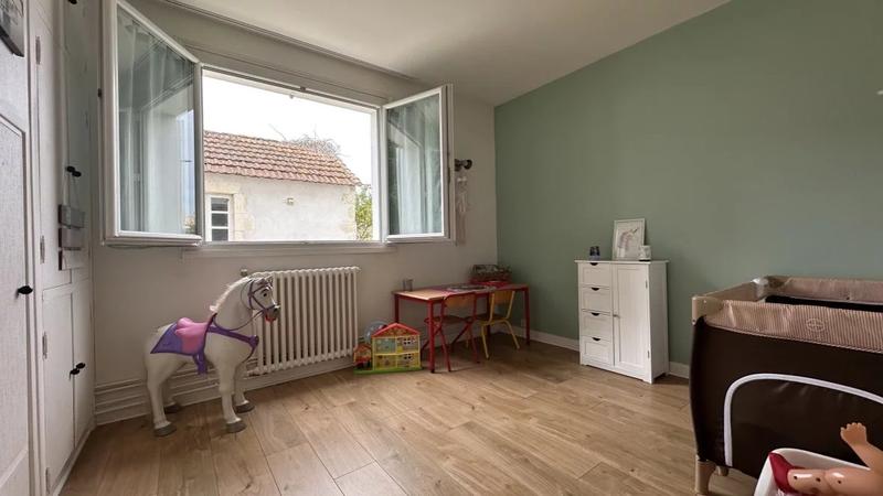 Propriété - 338 m² - 10 pièces