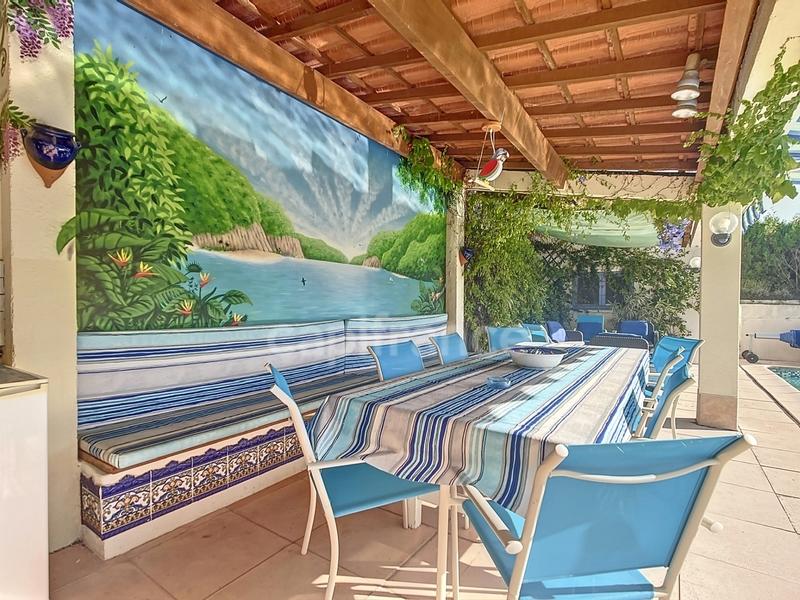 Maison - 212 m² - 7 pièces