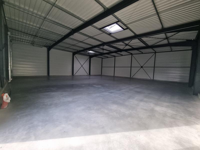 Local d'activités - 330 m²
