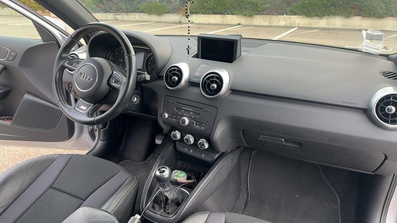 Audi A1 sportback I 1.6 Tdi 90 s line