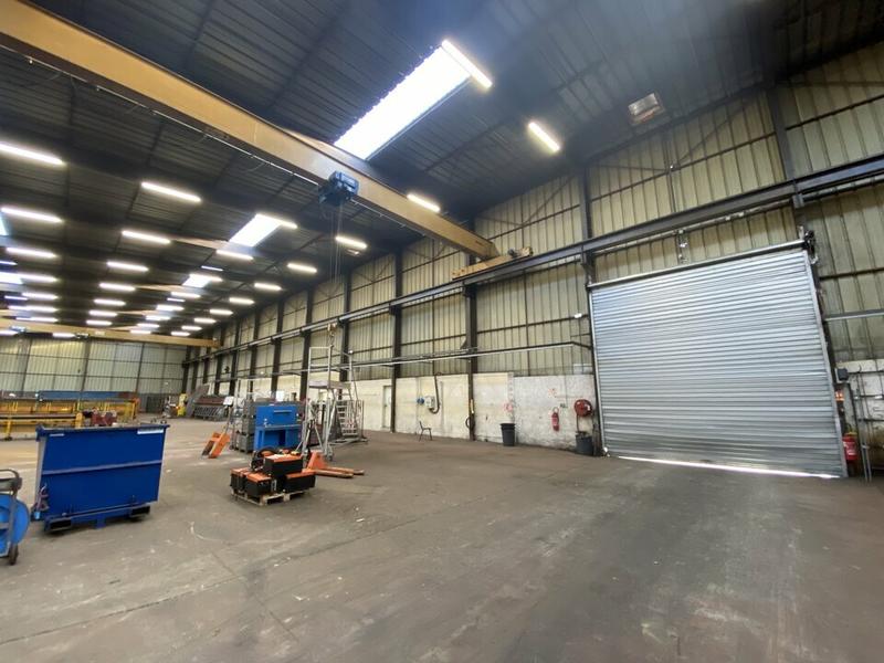Local d'activité / Entrepôt - 3 150 m²