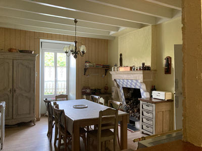 Maison - 198 m² - 8 pièces