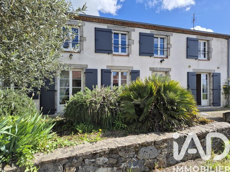 Maison - 186 m² - 6 pièces