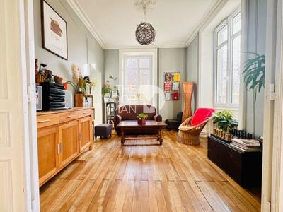 Maison bourgeoise - 144 m² - 9 pièces