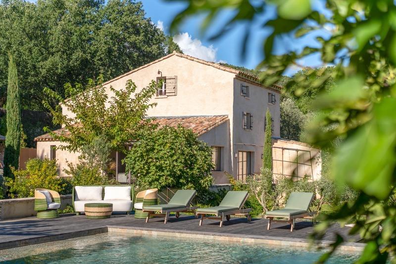 Mas - 300 m² - 8 pièces