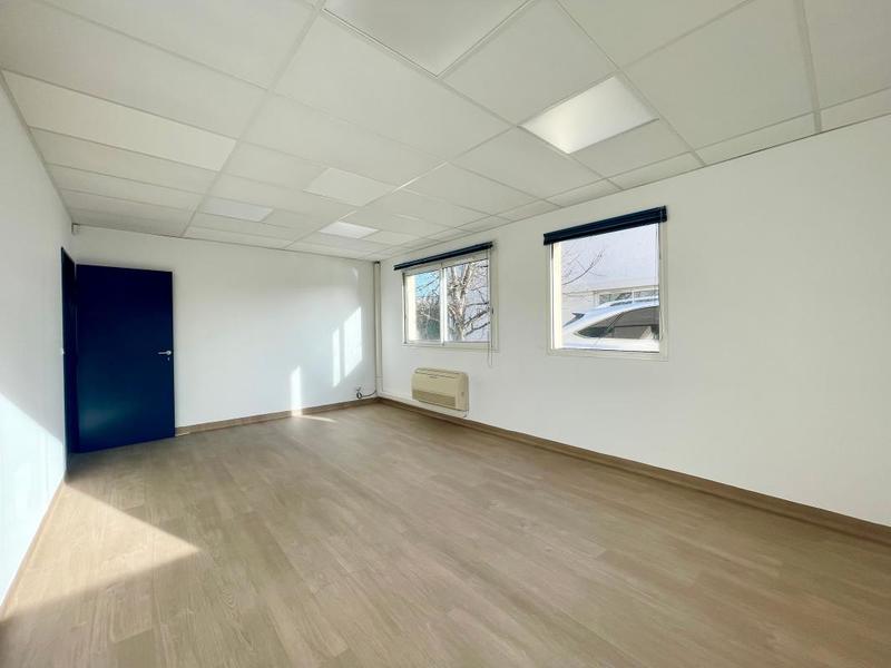 Bureau - 303 m²