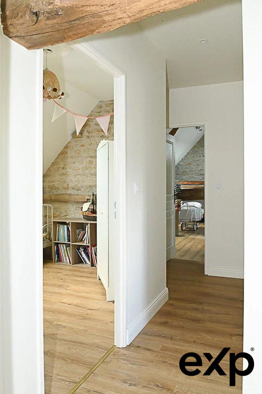 Maison - 330 m² - 13 pièces