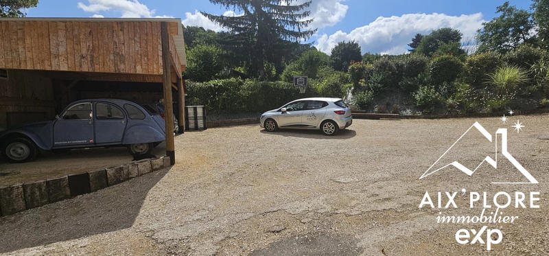 Maison - 210 m² - 7 pièces