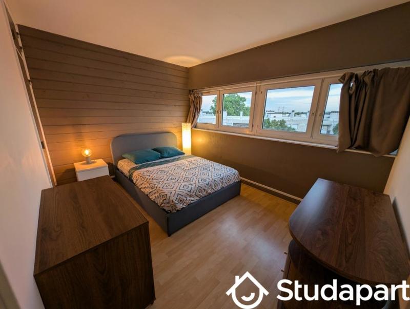 Chambre - 10 m² - 1 pièce