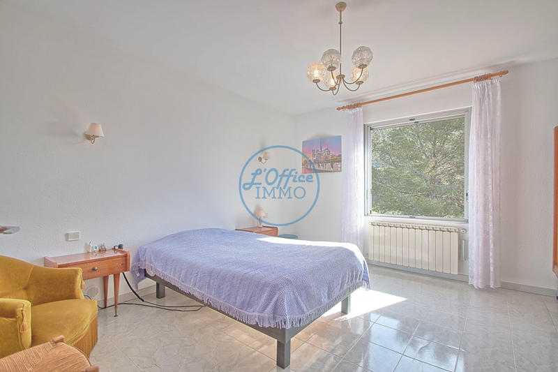 Villa - 200 m² - 7 pièces