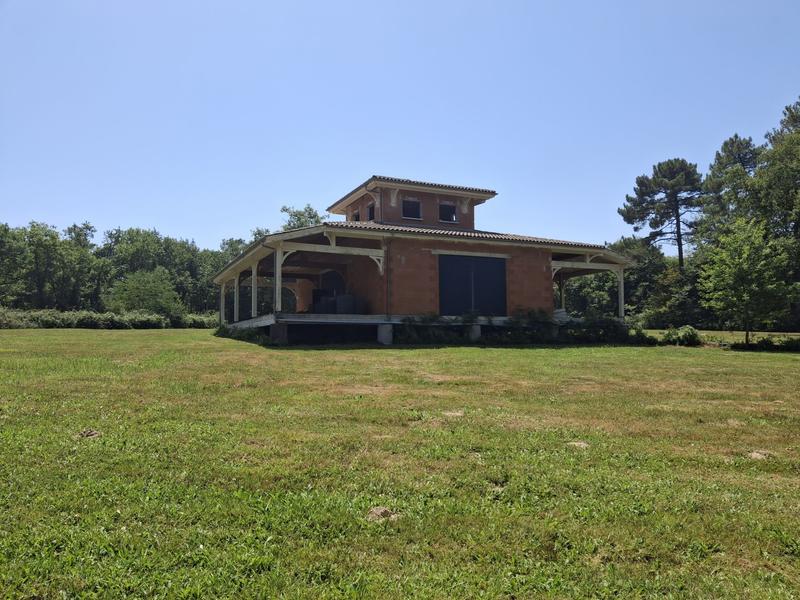 Maison traditionnelle - 173 m² - 2 pièces