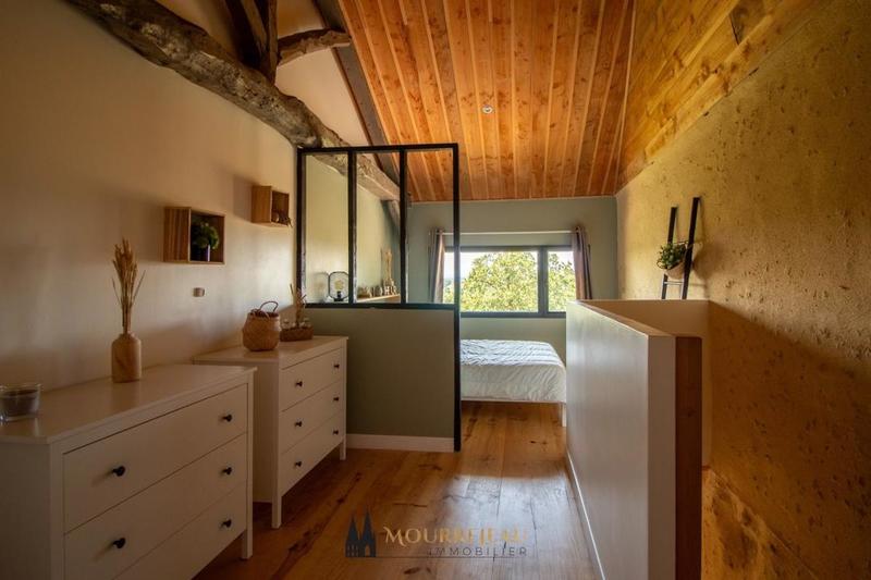 Maison - 440 m² - 12 pièces