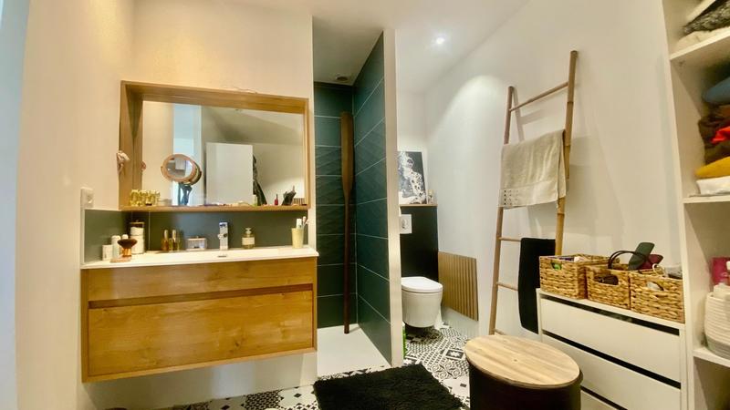 Maison - 200 m² - 7 pièces