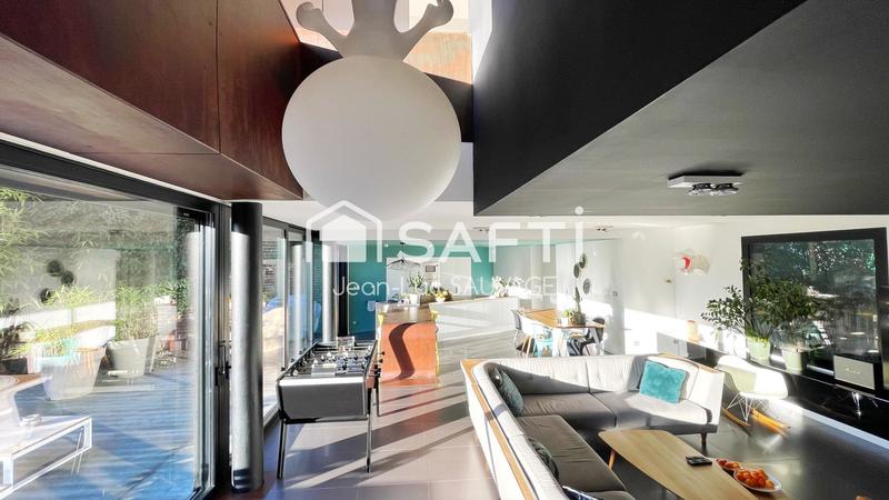 Maison - 210 m² - 5 pièces