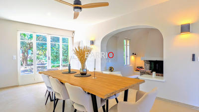 Villa - 280 m² - 9 pièces