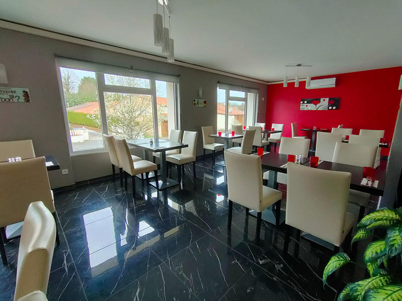 Maison - 300 m² - 8 pièces