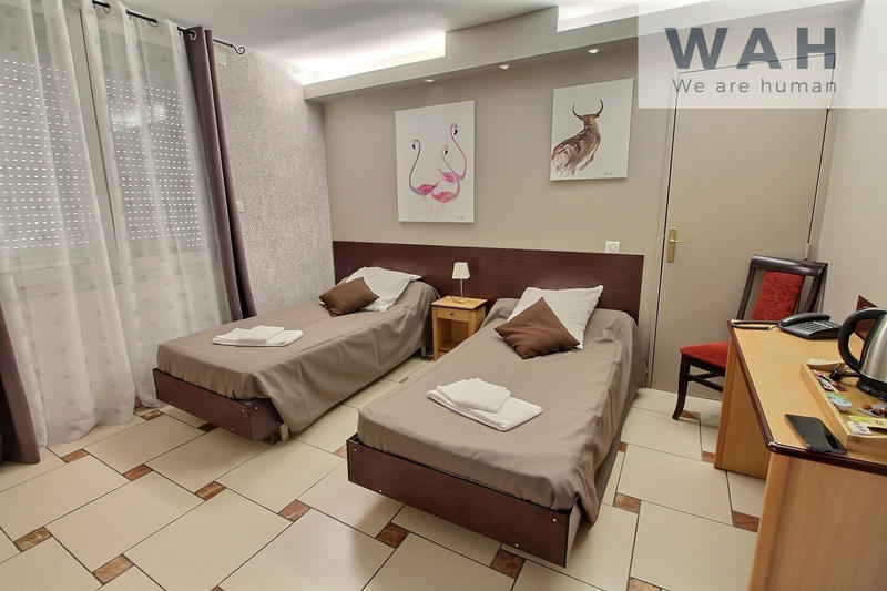 Fonds de commerce - Magasins - 1 900 m²