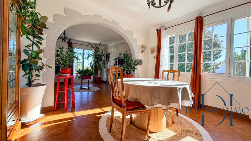 Maison - 263 m² - 7 pièces