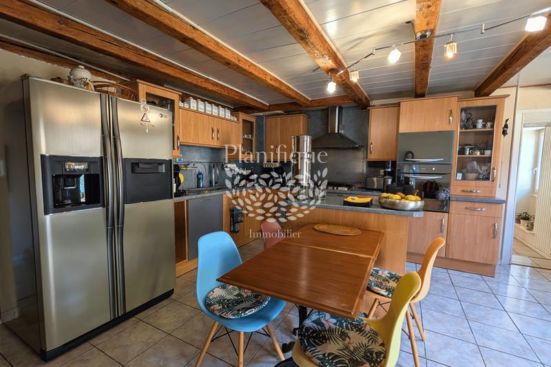 Maison - 240 m² - 5 pièces