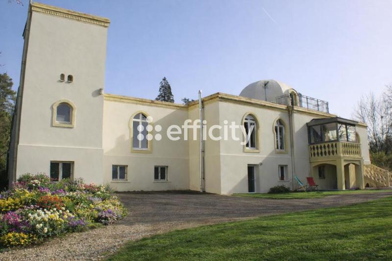 Maison - 254 m² - 9 pièces