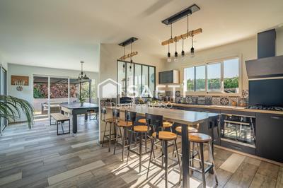 Maison - 122 m² - 4 pièces