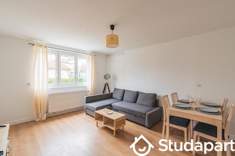 Chambre - 12 m² - 1 pièce