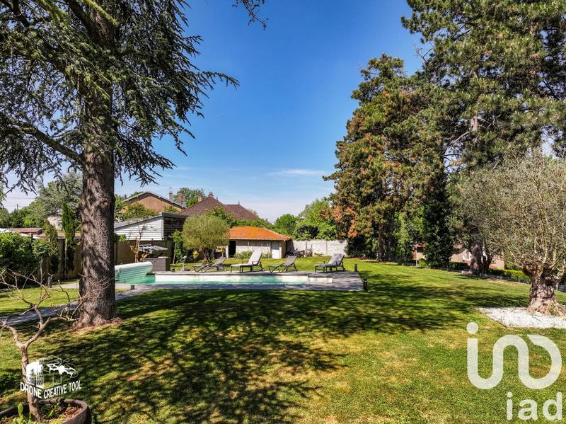 Maison - 250 m² - 10 pièces