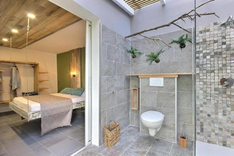 Maison - 277 m² - 8 pièces