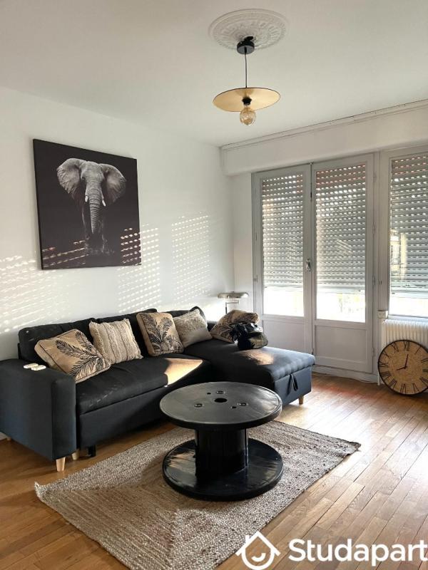 Chambre - 12 m² - 1 pièce