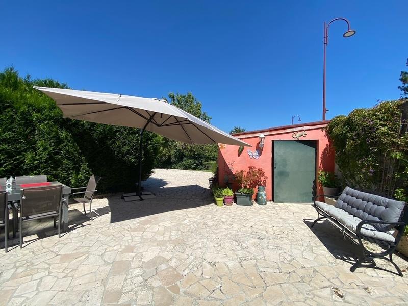 Maison - 219 m² - 9 pièces