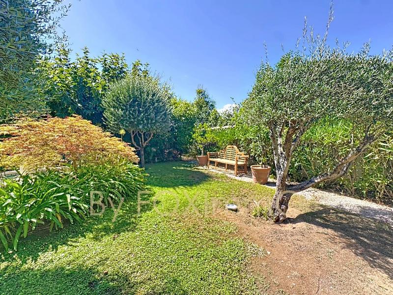 Villa - 372 m² - 9 pièces