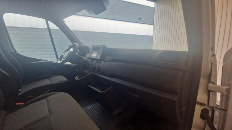 Renault Master trac f3300 l2h2 blue dci 135 confort