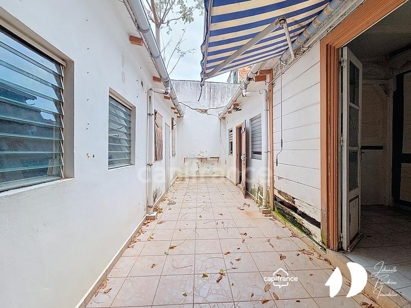 Immeuble - 195 m² - 10 pièces