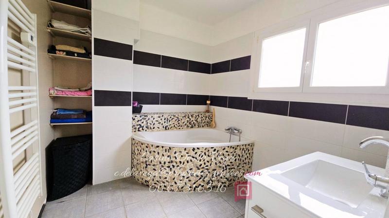 Maison - 95 m² - 5 pièces