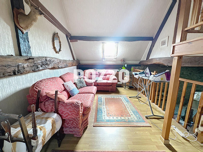 Maison - 322 m² - 16 pièces