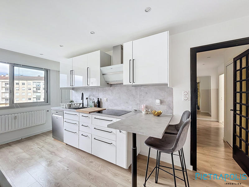 Appartement - 79 m² - 3 pièces