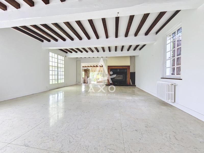 Maison - 216 m² - 8 pièces