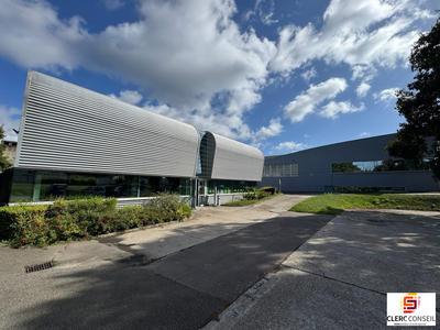 Local d'activités - 1 700 m²