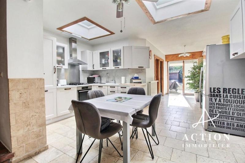 Maison - 105 m² - 4 pièces