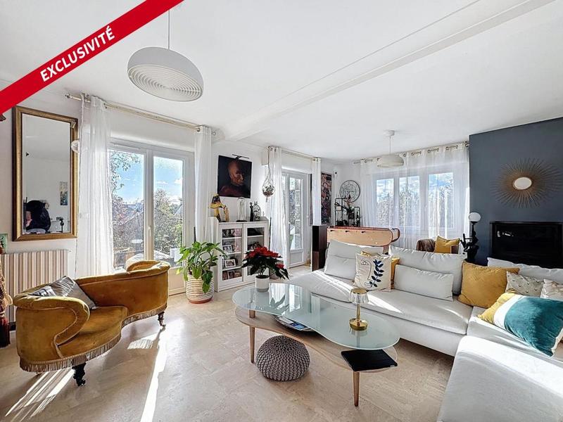 Maison traditionnelle - 170 m² - 7 pièces