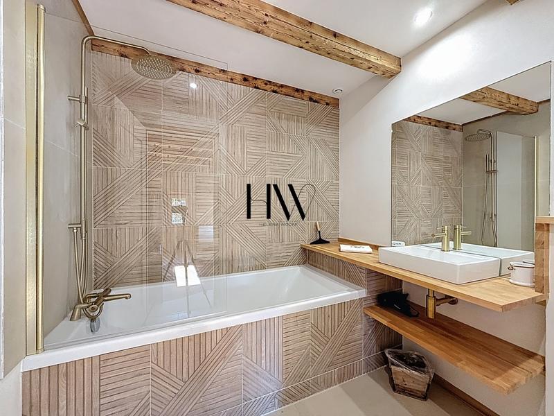 Châlet - 285 m² - 8 pièces